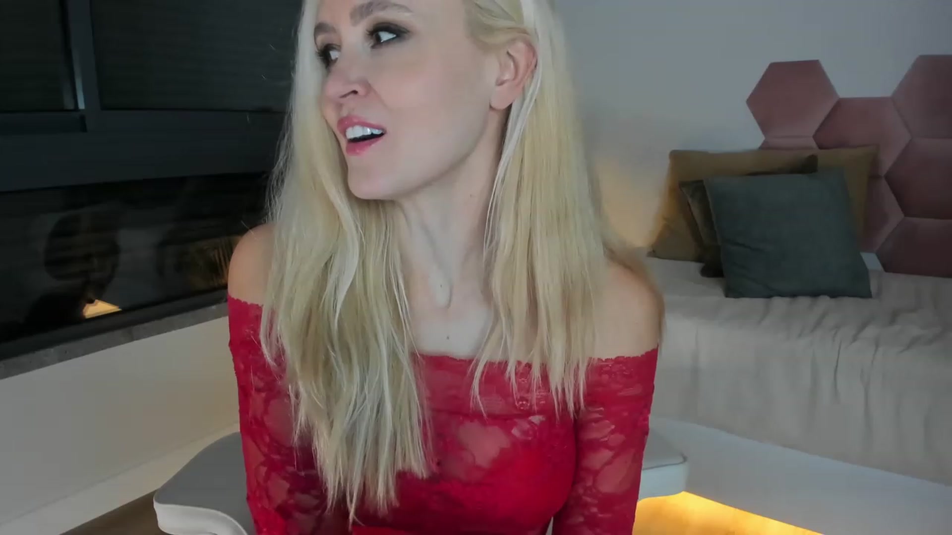 Gallery image thumbnail from AoifeOneal's myfreecams stream on, 02/01/2023, 19:53 image 4 of 20