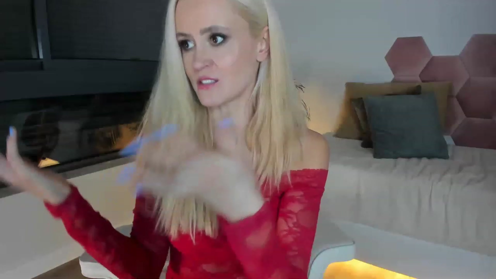 Gallery image thumbnail from AoifeOneal's myfreecams stream on, 02/01/2023, 19:53 image 2 of 20