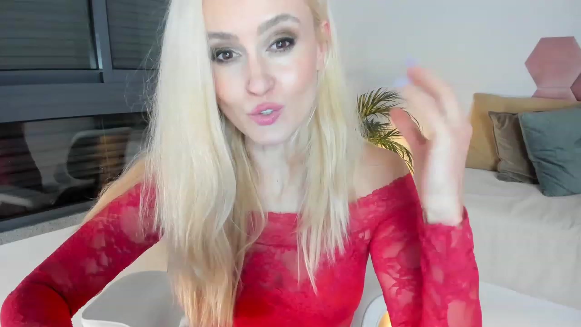 Gallery image thumbnail from AoifeOneal's myfreecams stream on, 02/01/2023, 20:54 image 3 of 20
