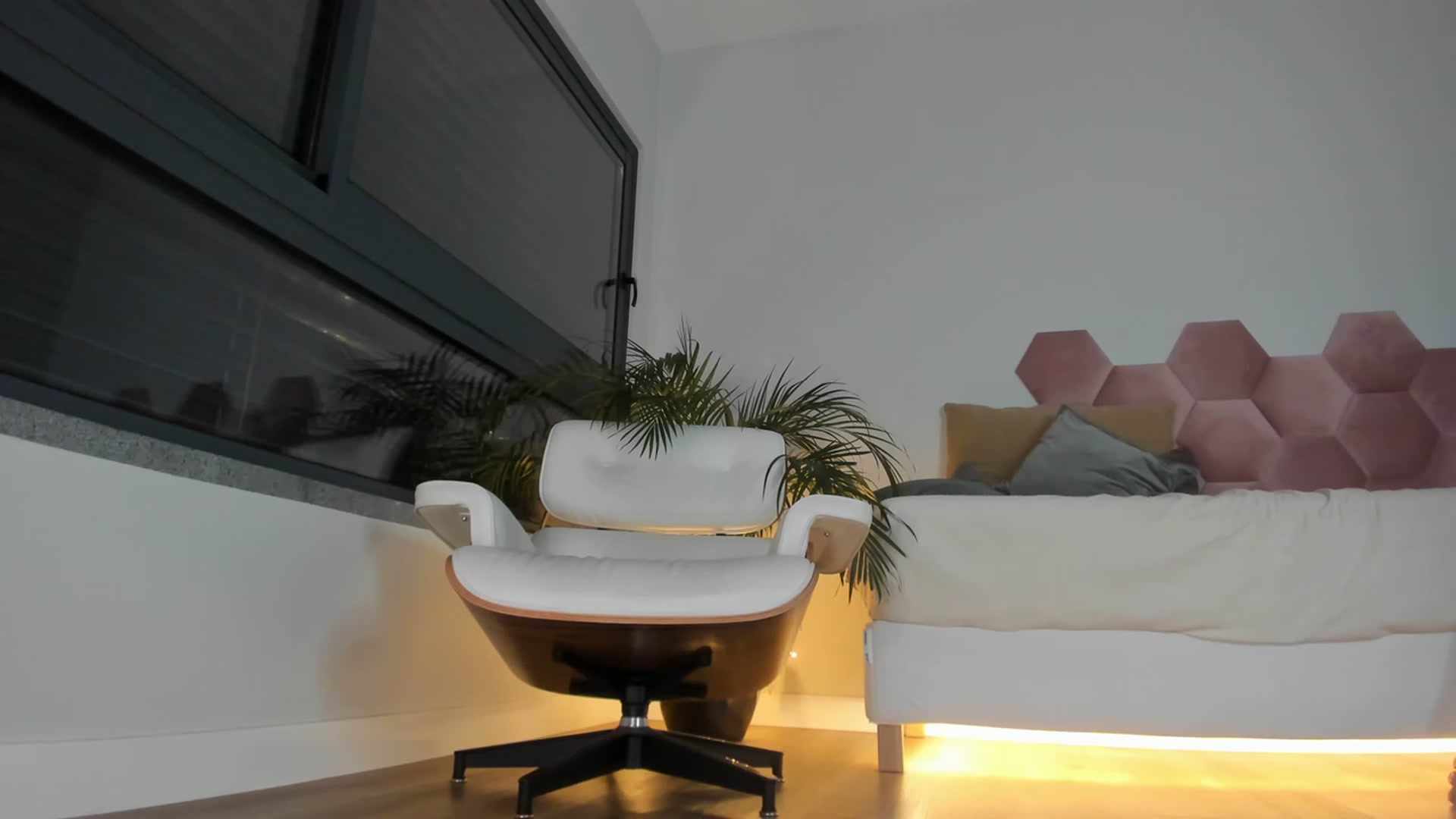 Gallery image thumbnail from AoifeOneal's myfreecams stream on, 02/03/2023, 20:42 image 5 of 20