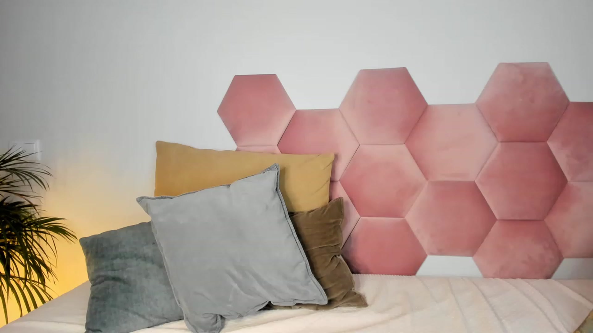 Gallery image thumbnail from AoifeOneal's myfreecams stream on, 02/03/2023, 20:42 image 17 of 20