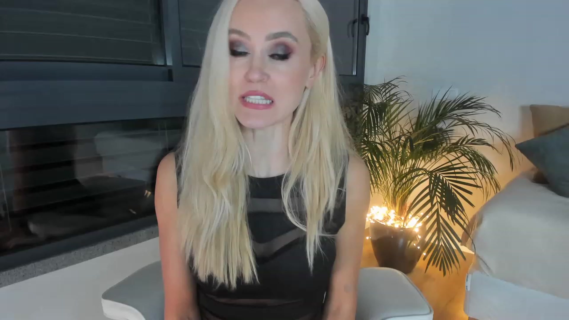 Gallery image thumbnail from AoifeOneal's myfreecams stream on, 02/04/2023, 19:43 image 18 of 20