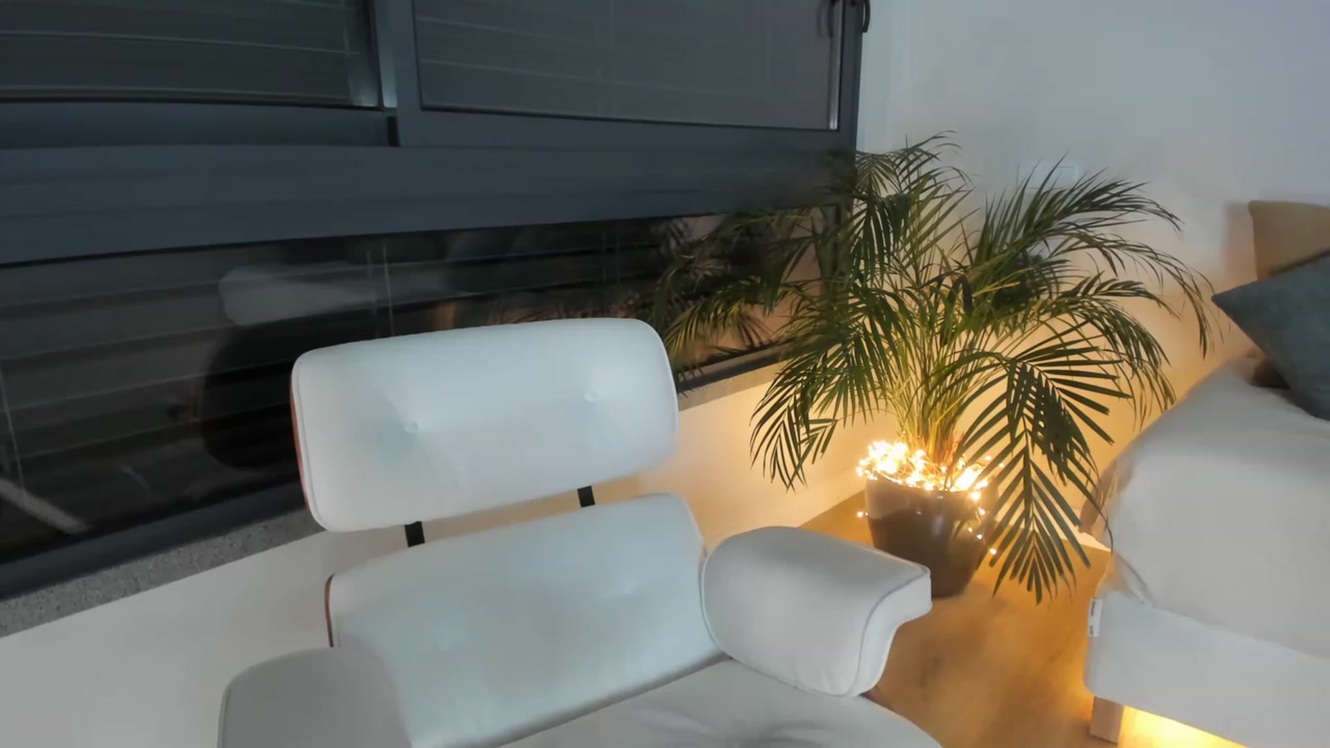 Gallery image thumbnail from AoifeOneal's myfreecams stream on, 02/04/2023, 19:43 image 20 of 20