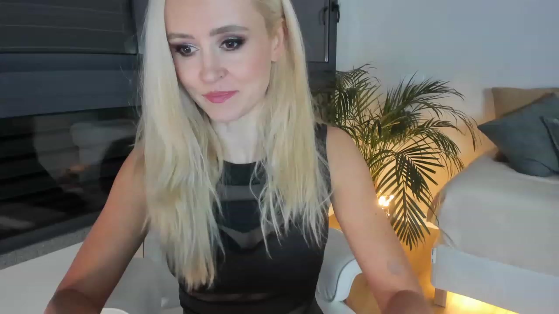 Gallery image thumbnail from AoifeOneal's myfreecams stream on, 02/04/2023, 19:43 image 1 of 20