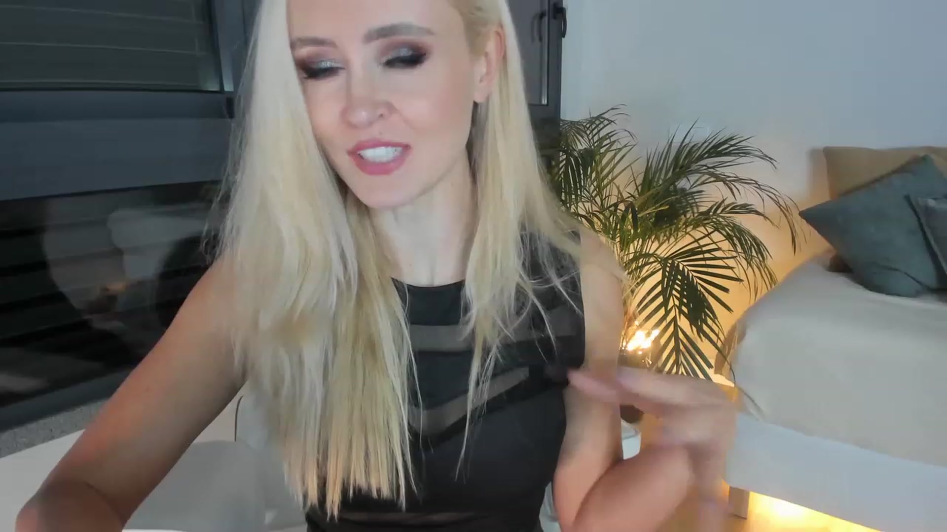 Gallery image thumbnail from AoifeOneal's myfreecams stream on, 02/04/2023, 19:43 image 6 of 20