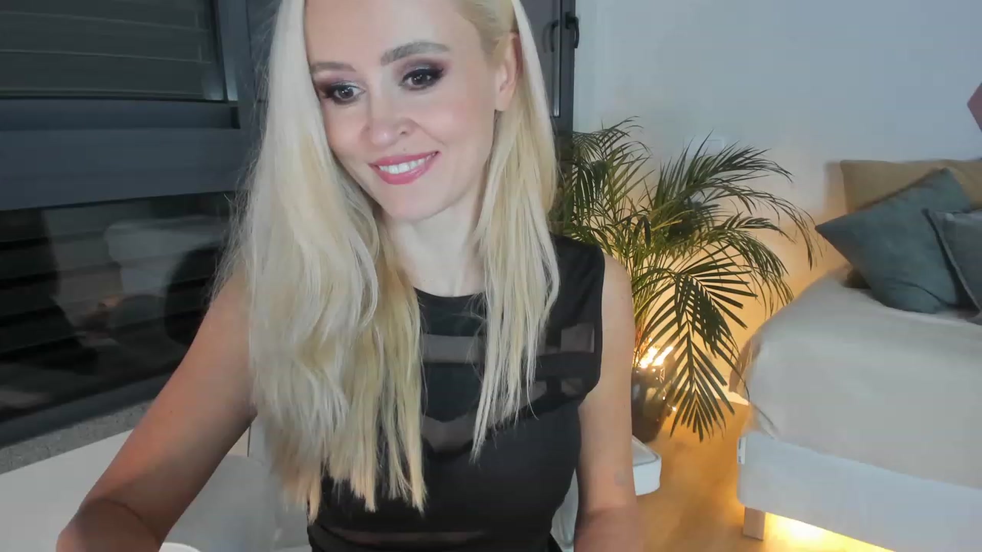 Gallery image thumbnail from AoifeOneal's myfreecams stream on, 02/04/2023, 19:43 image 13 of 20