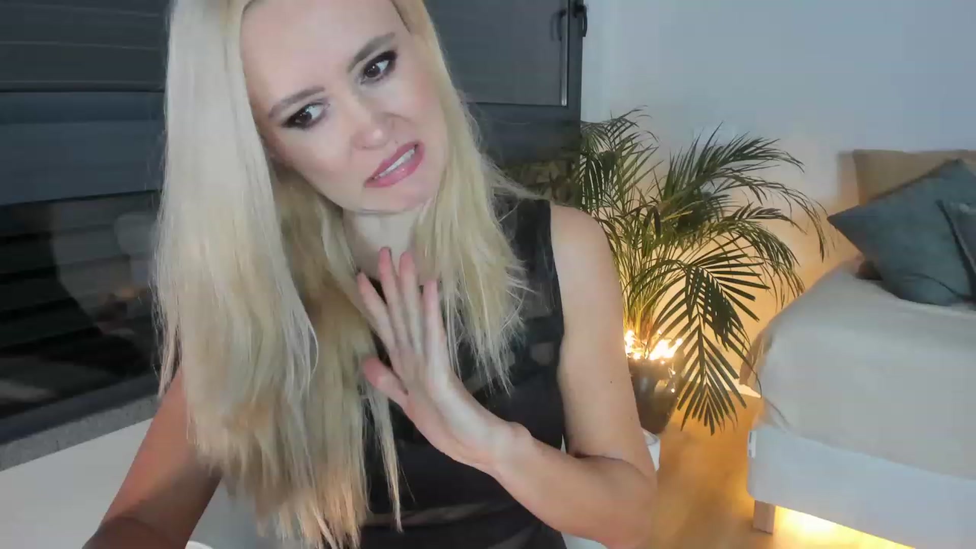 Gallery image thumbnail from AoifeOneal's myfreecams stream on, 02/04/2023, 19:43 image 3 of 20