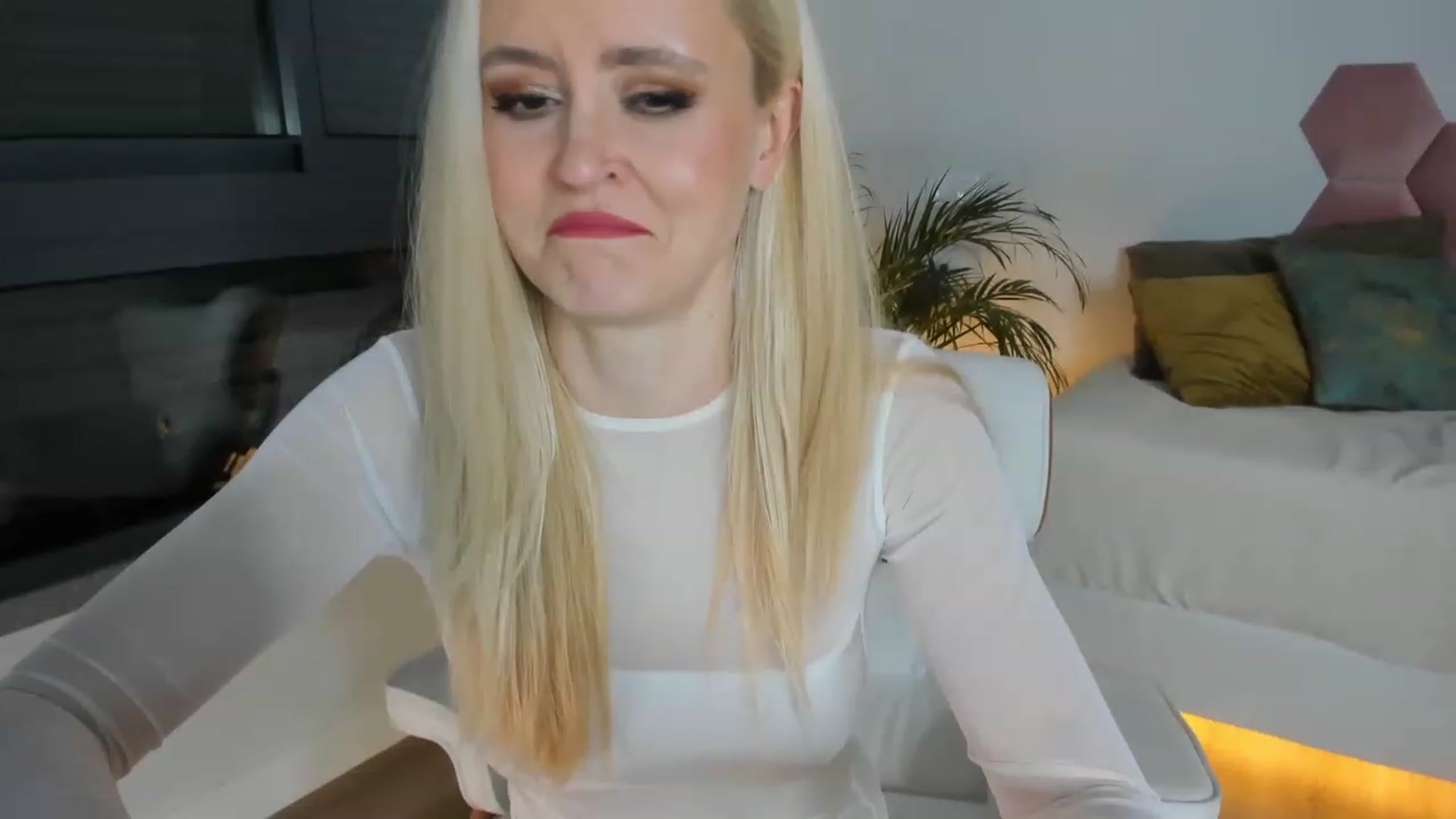 Gallery image thumbnail from AoifeOneal's myfreecams stream on, 02/17/2023, 20:40 image 9 of 20
