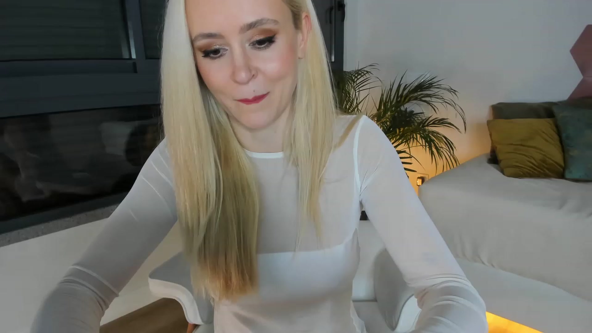 Gallery image thumbnail from AoifeOneal's myfreecams stream on, 02/17/2023, 20:40 image 4 of 20