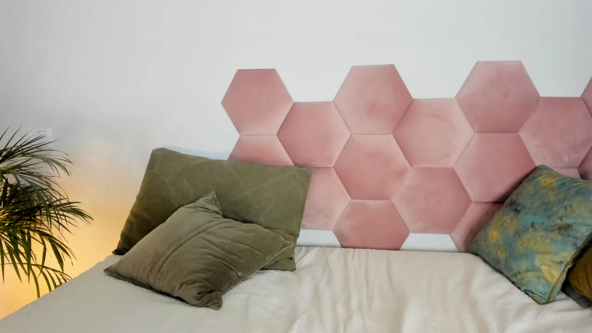 Gallery image thumbnail from AoifeOneal's myfreecams stream on, 02/28/2023, 21:32 image 19 of 20
