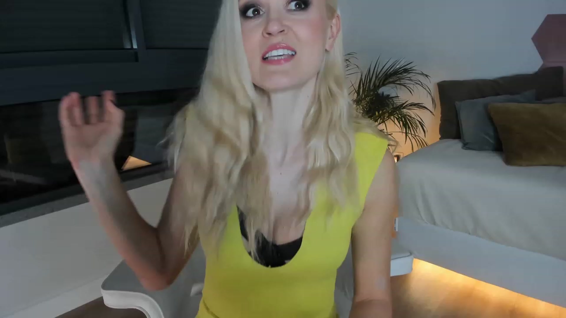 Gallery image thumbnail from AoifeOneal's myfreecams stream on, 03/04/2023, 20:52 image 3 of 20