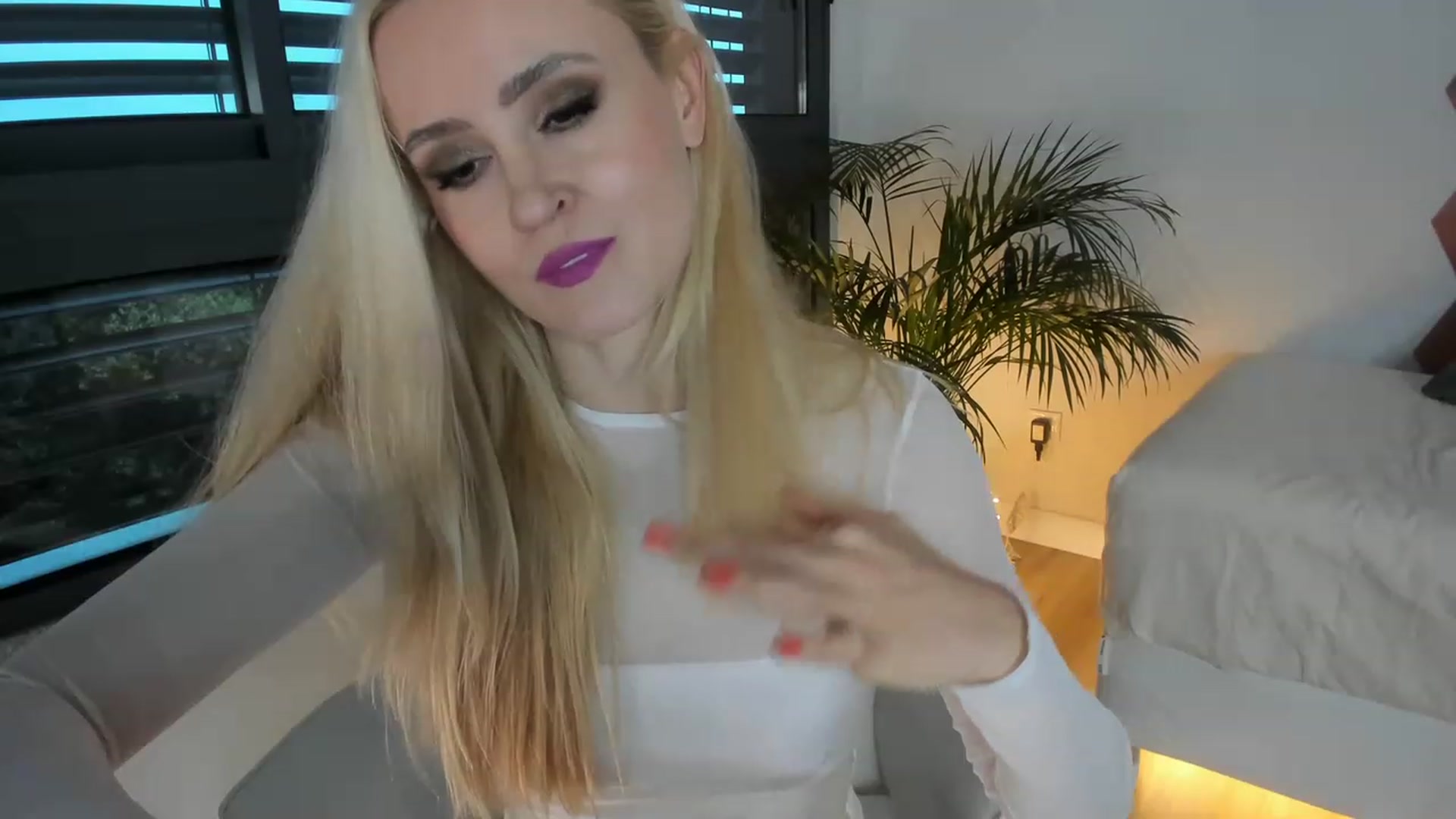 Gallery image thumbnail from AoifeOneal's myfreecams stream on, 03/17/2023, 19:34 image 13 of 20