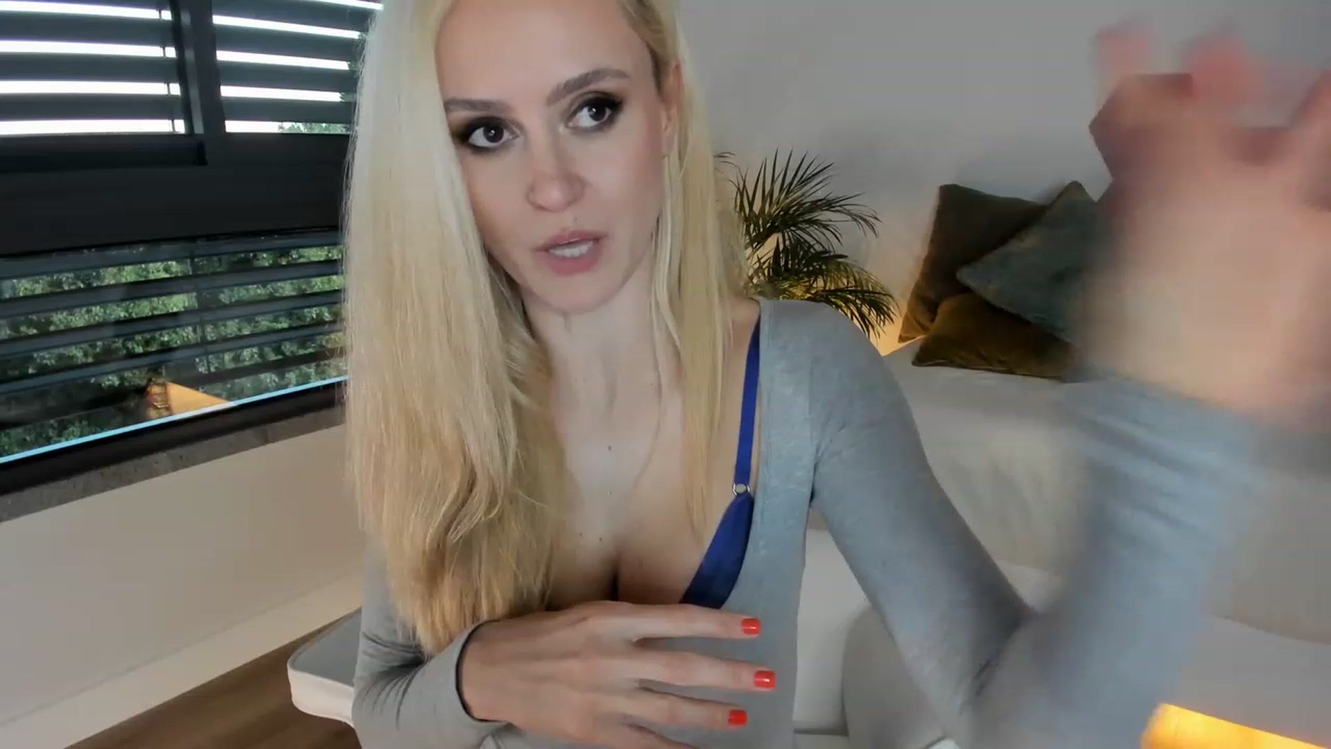Gallery image thumbnail from AoifeOneal's myfreecams stream on, 03/21/2023, 19:47 image 8 of 20