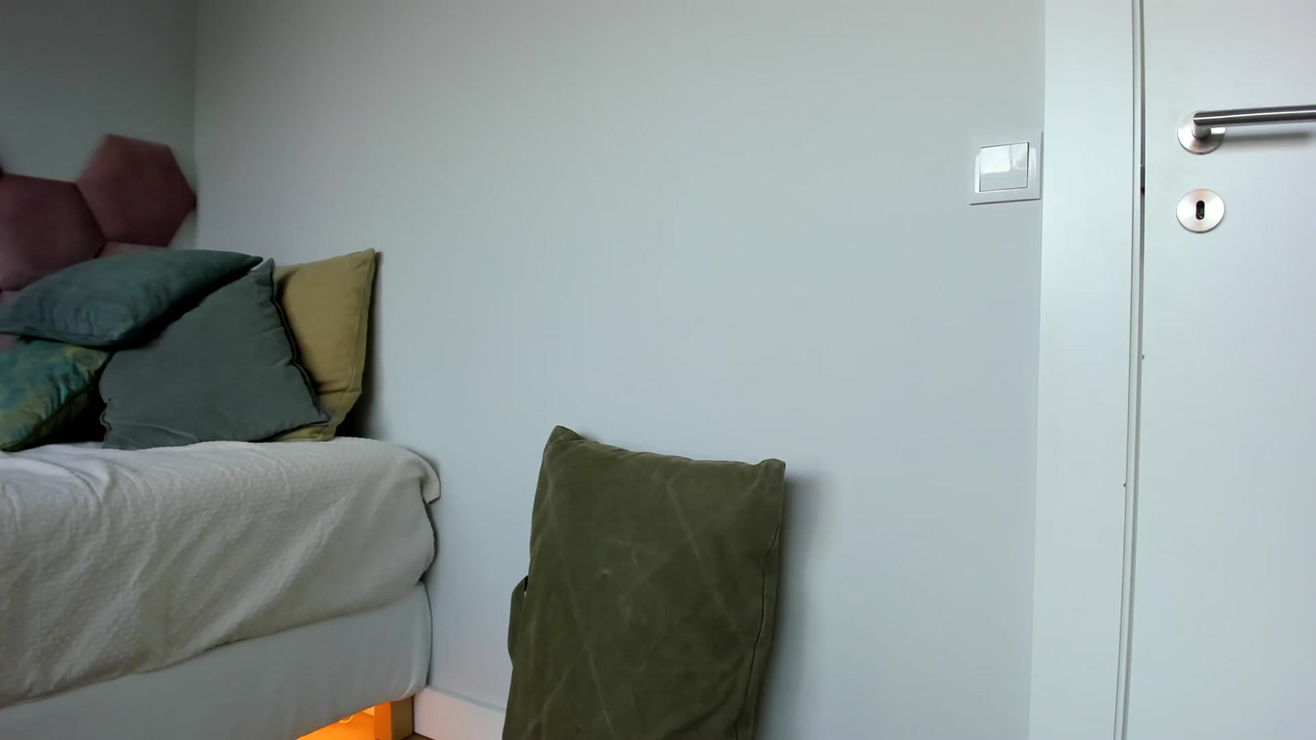 Gallery image thumbnail from AoifeOneal's myfreecams stream on, 05/15/2023, 19:23 image 19 of 20