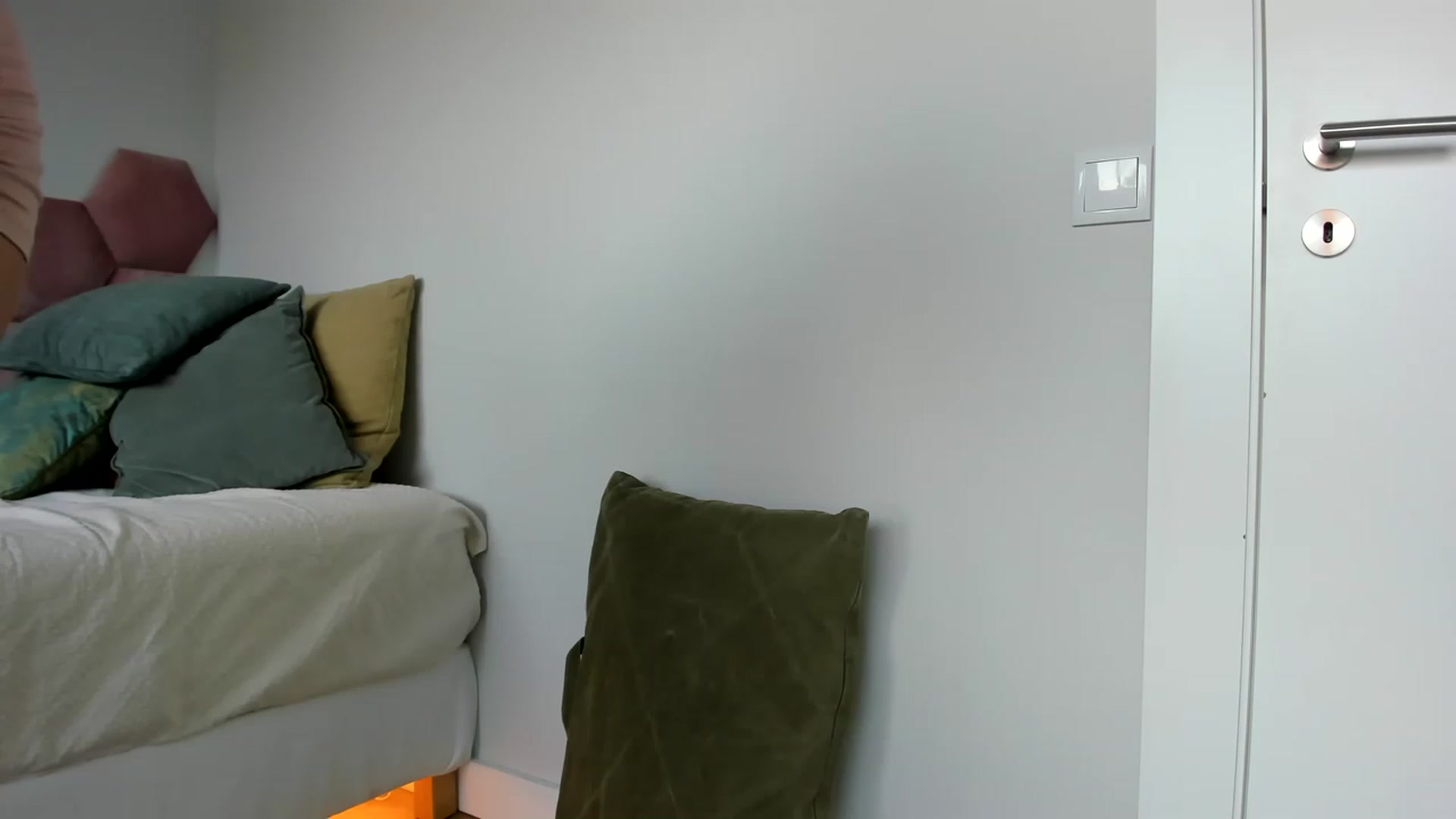 Gallery image thumbnail from AoifeOneal's myfreecams stream on, 05/15/2023, 19:23 image 18 of 20