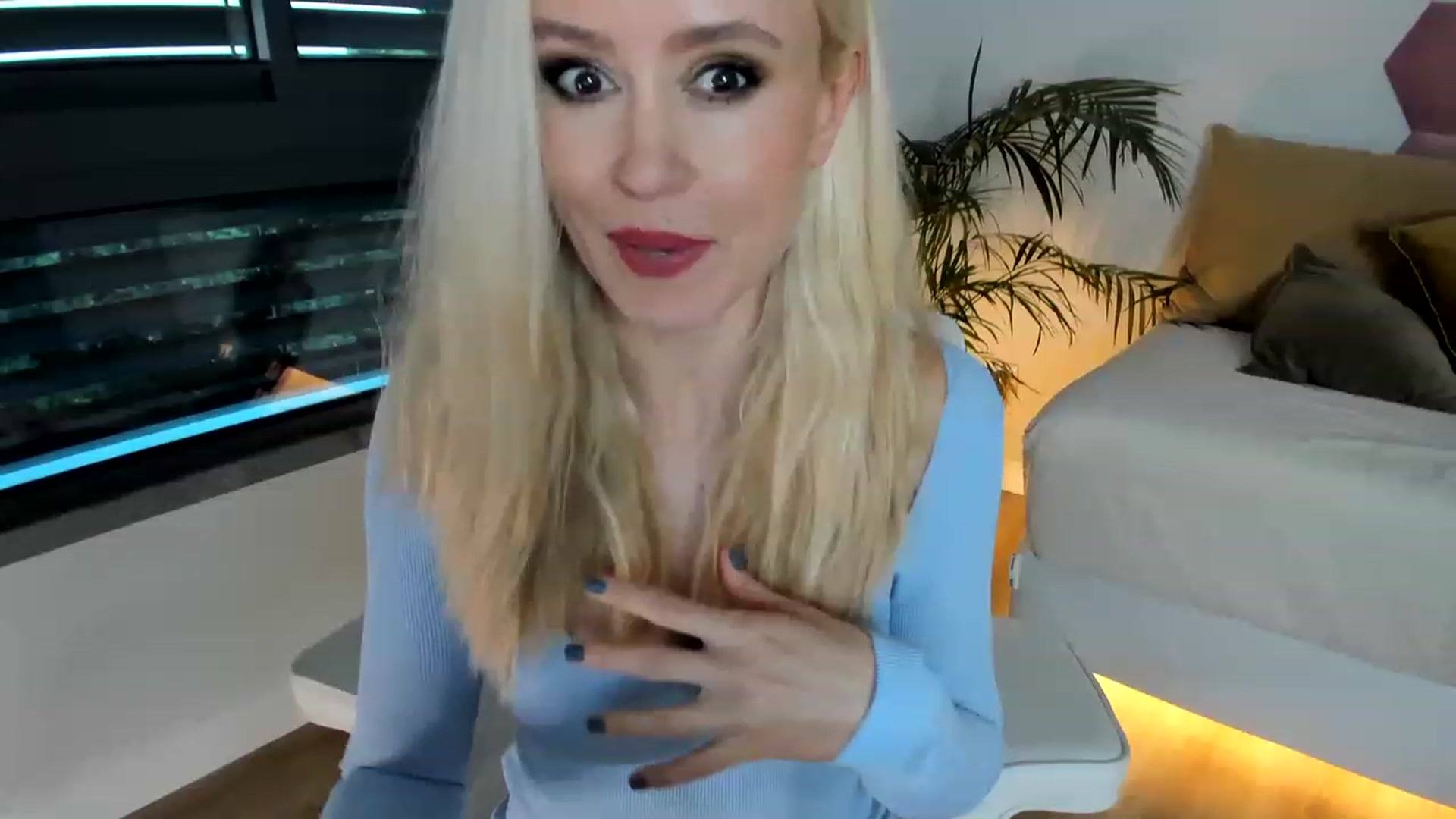Gallery image thumbnail from AoifeOneal's myfreecams stream on, 06/10/2023, 20:32 image 11 of 20