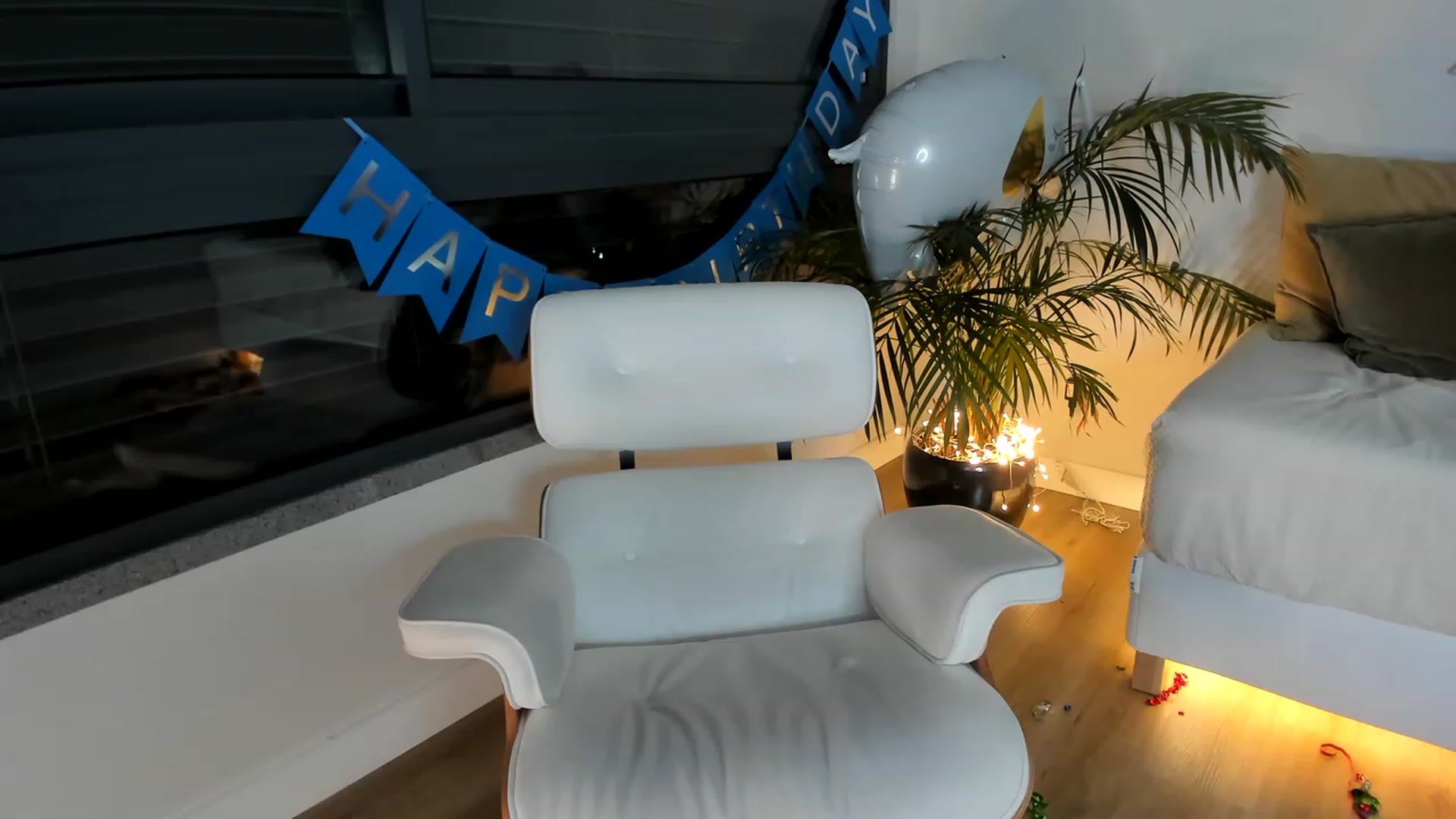 Gallery image thumbnail from AoifeOneal's myfreecams stream on, 06/16/2023, 21:32 image 3 of 20