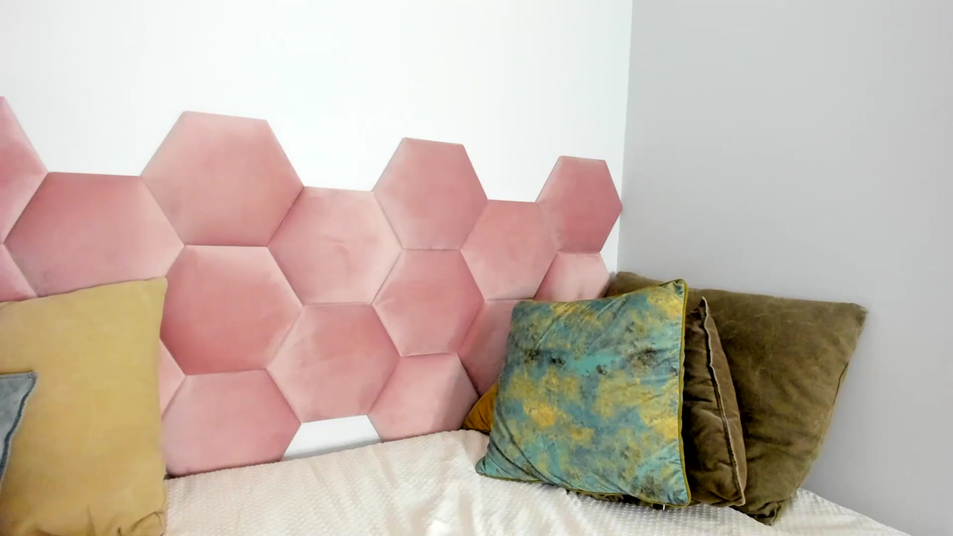 Gallery image thumbnail from AoifeOneal's myfreecams stream on, 07/11/2023, 20:36 image 11 of 20
