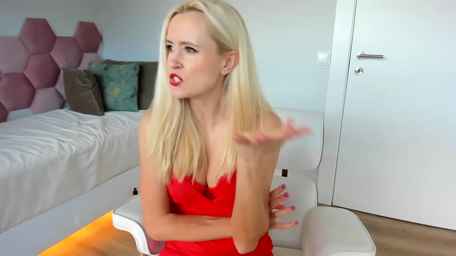 Gallery image thumbnail from AoifeOneal's myfreecams stream on, 07/21/2023, 19:57 image 1 of 20