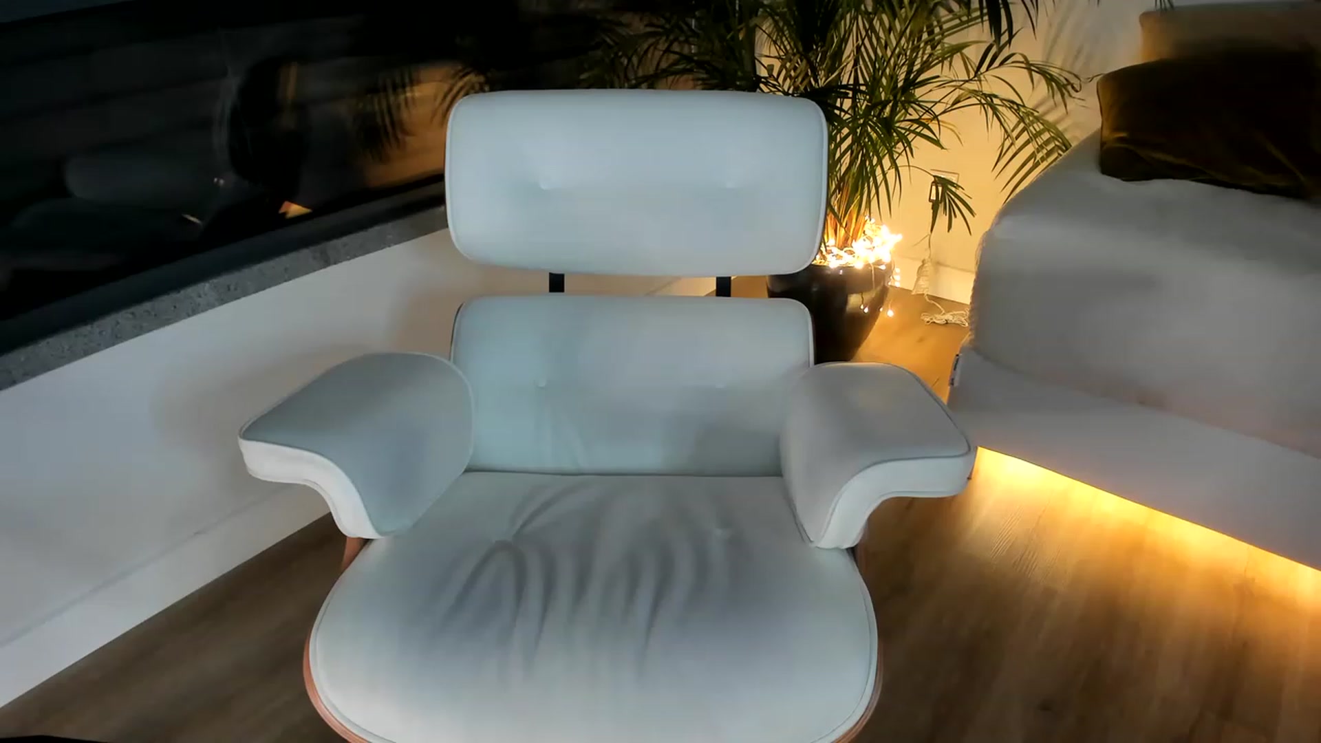 Gallery image thumbnail from AoifeOneal's myfreecams stream on, 07/22/2023, 20:17 image 16 of 20