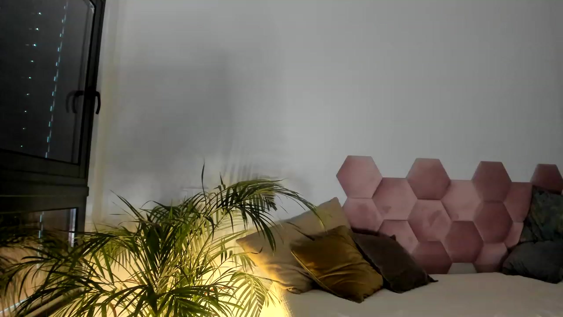 Gallery image thumbnail from AoifeOneal's myfreecams stream on, 07/26/2023, 20:15 image 8 of 20
