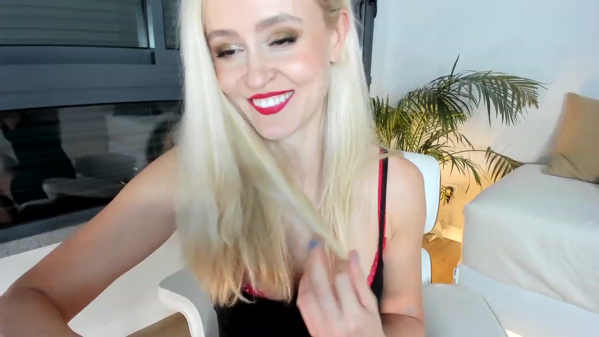 Gallery image thumbnail from AoifeOneal's myfreecams stream on, 08/20/2023, 20:07 image 14 of 20