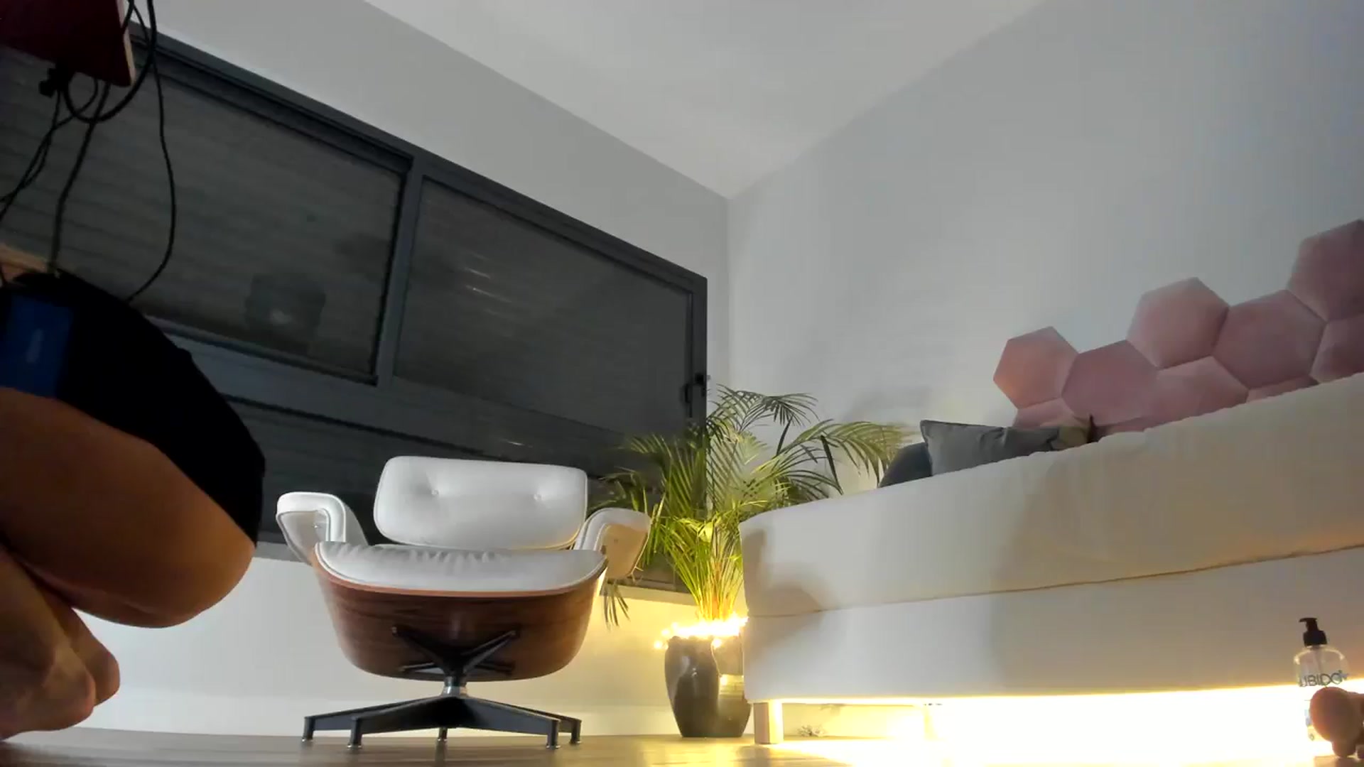 Gallery image thumbnail from AoifeOneal's myfreecams stream on, 08/23/2023, 21:04 image 1 of 20