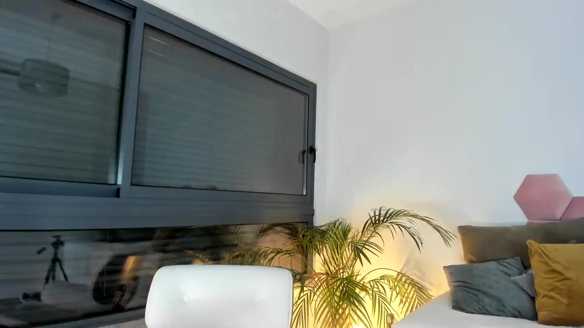 Gallery image thumbnail from AoifeOneal's myfreecams stream on, 09/12/2023, 21:02 image 19 of 20