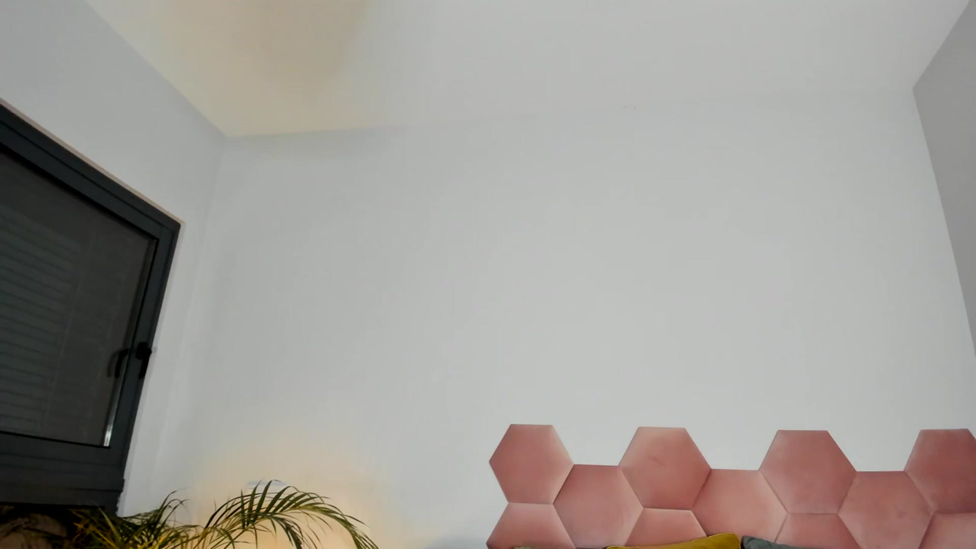 Gallery image thumbnail from AoifeOneal's myfreecams stream on, 10/10/2023, 21:11 image 9 of 20