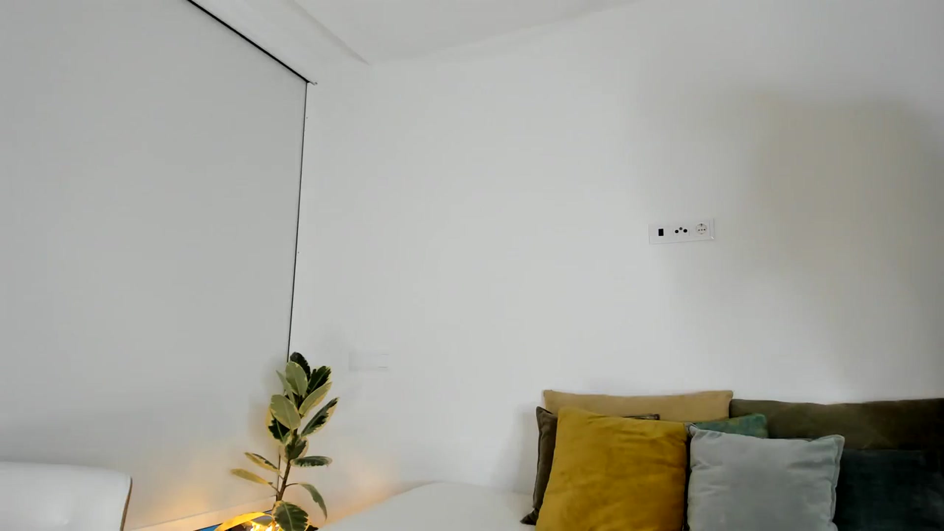 Gallery image thumbnail from AoifeOneal's myfreecams stream on, 10/29/2023, 18:30 image 18 of 20