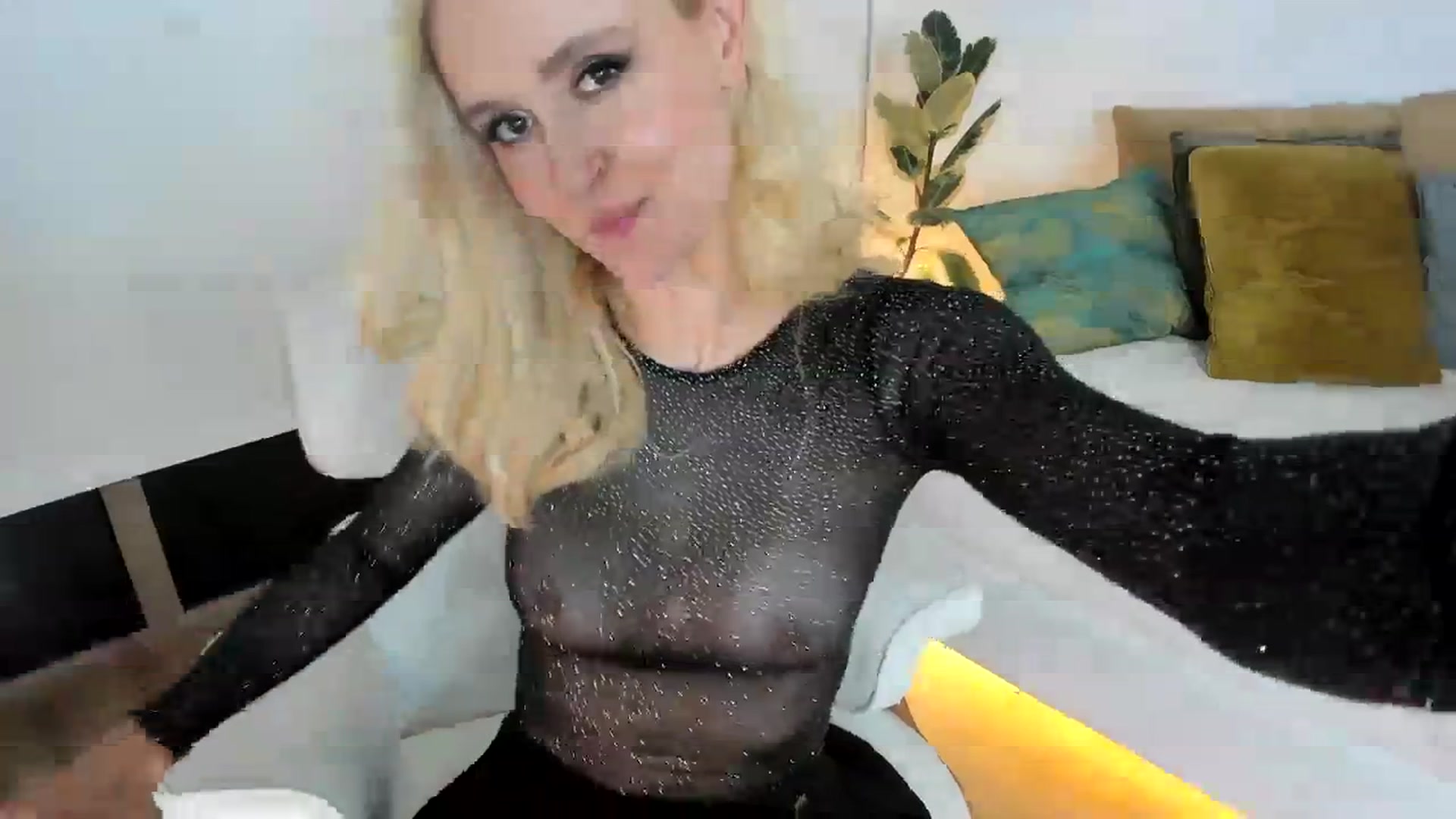 Gallery image thumbnail from AoifeOneal's myfreecams stream on, 11/05/2023, 22:01 image 13 of 20