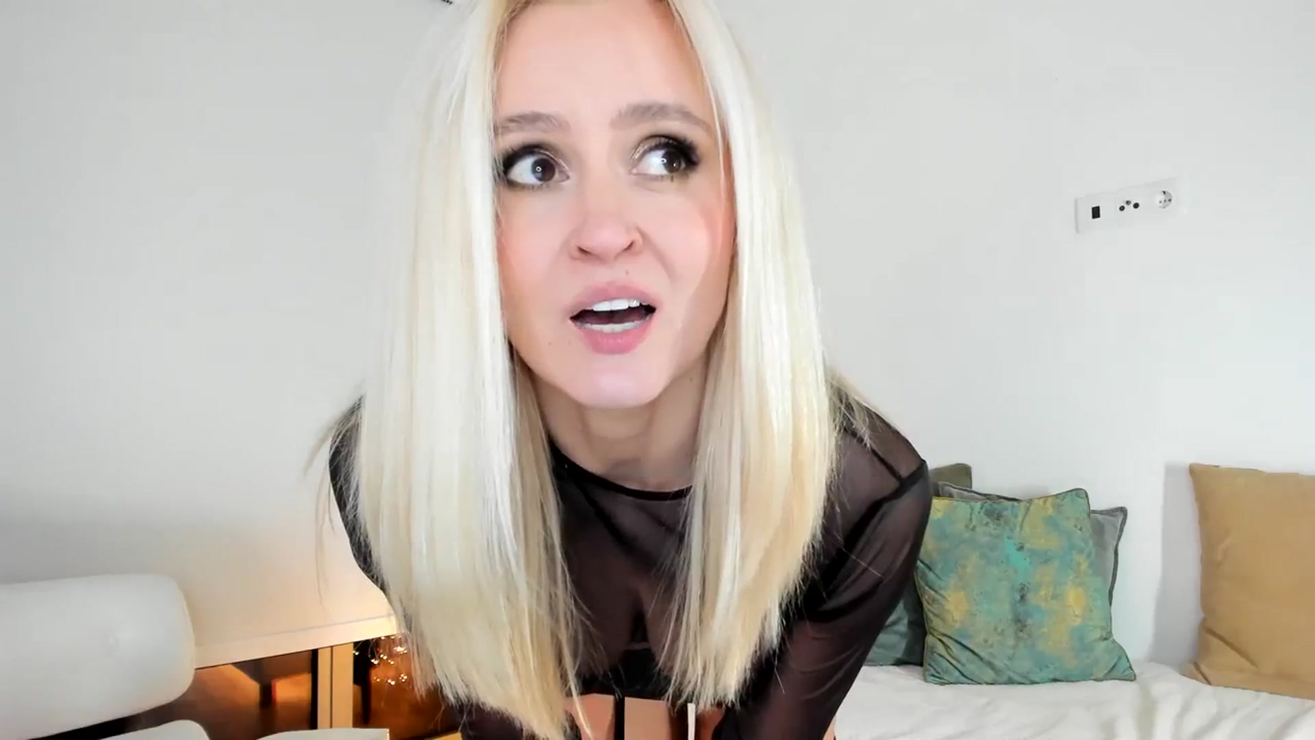 Gallery image thumbnail from AoifeOneal's myfreecams stream on, 11/25/2023, 21:53 image 12 of 20