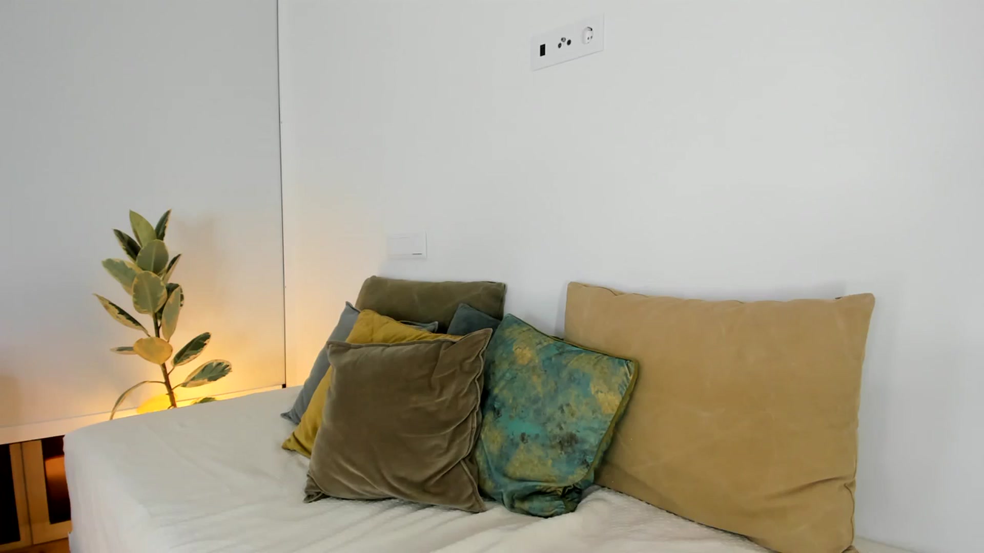 Gallery image thumbnail from AoifeOneal's myfreecams stream on, 01/03/2024, 20:48 image 13 of 20