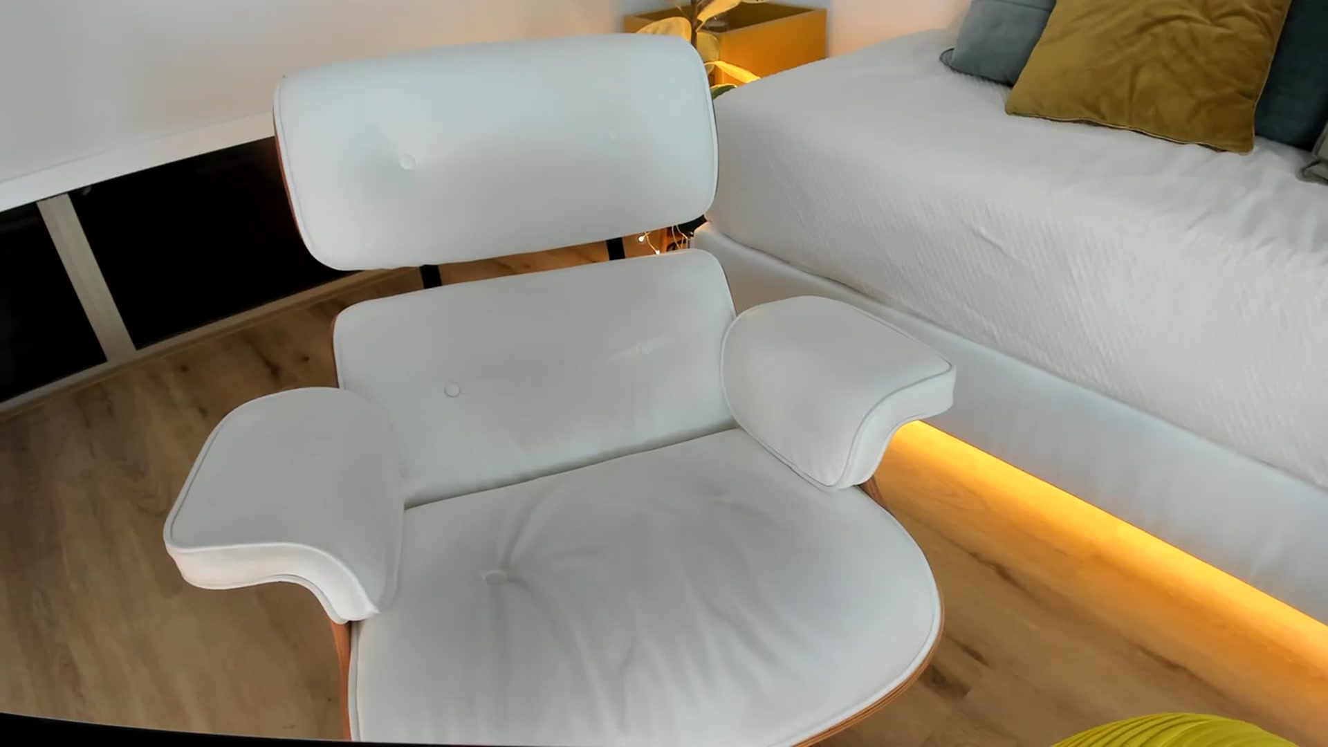 Gallery image thumbnail from AoifeOneal's myfreecams stream on, 01/17/2024, 20:03 image 4 of 20