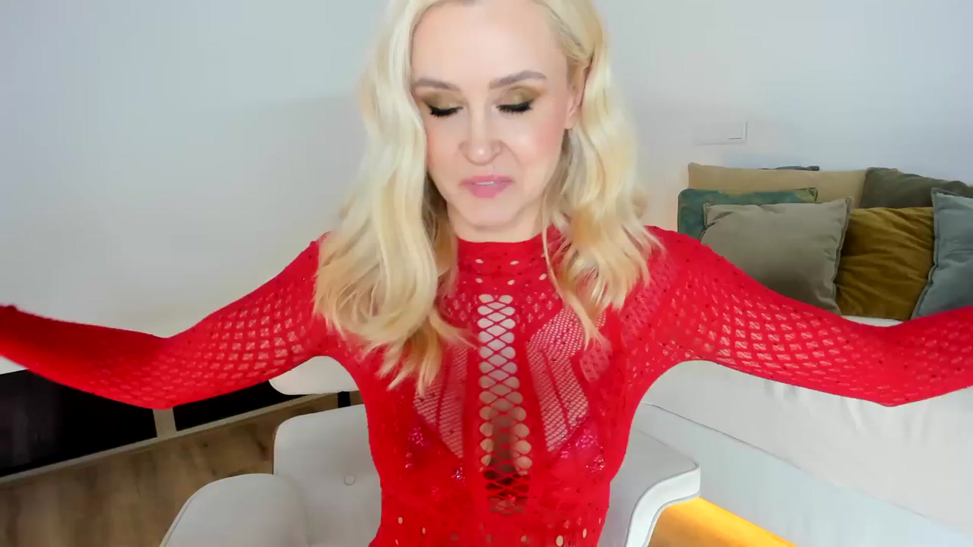 Gallery image thumbnail from AoifeOneal's myfreecams stream on, 01/31/2024, 19:17 image 13 of 20