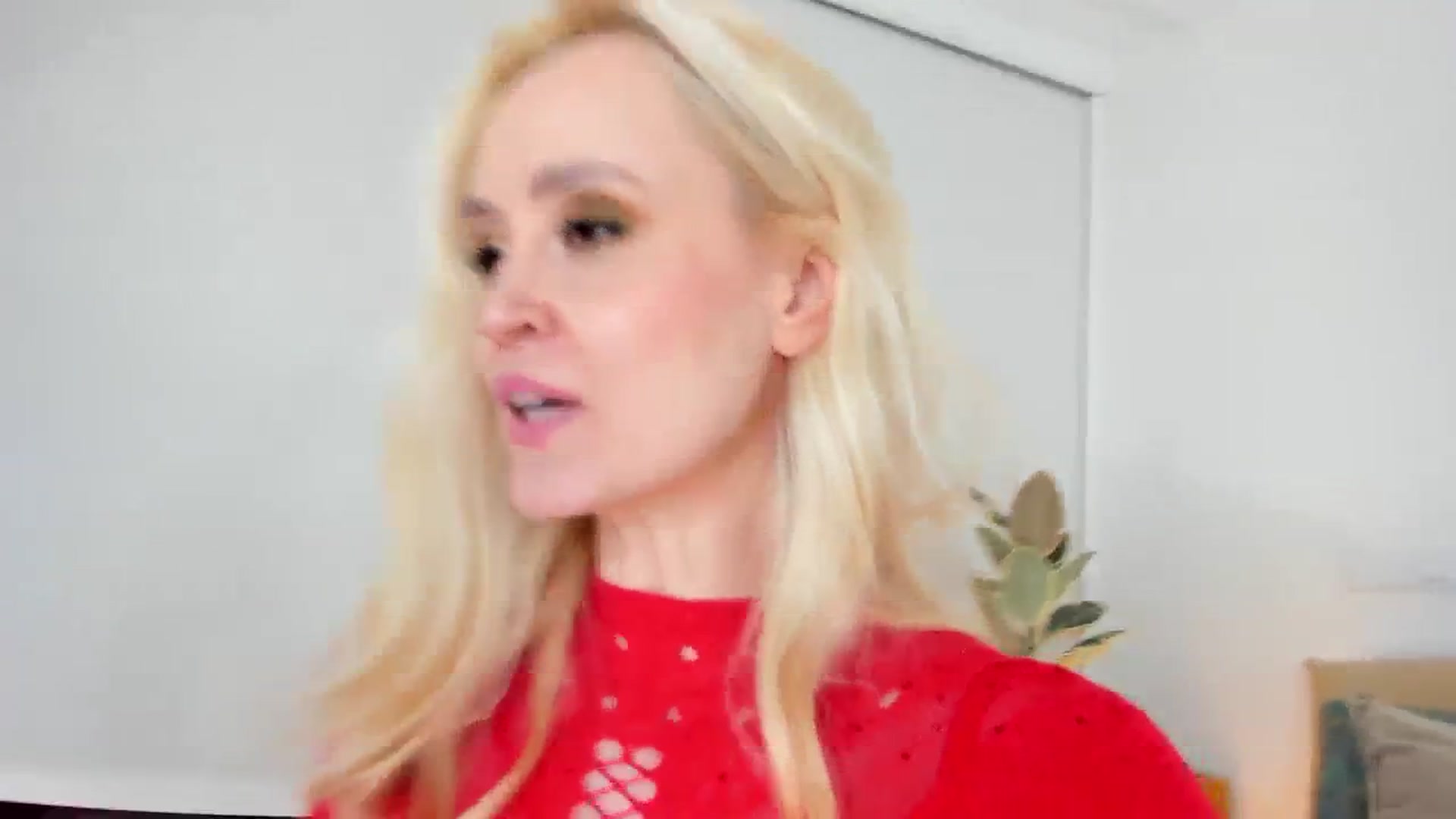 Gallery image thumbnail from AoifeOneal's myfreecams stream on, 01/31/2024, 22:39 image 17 of 20
