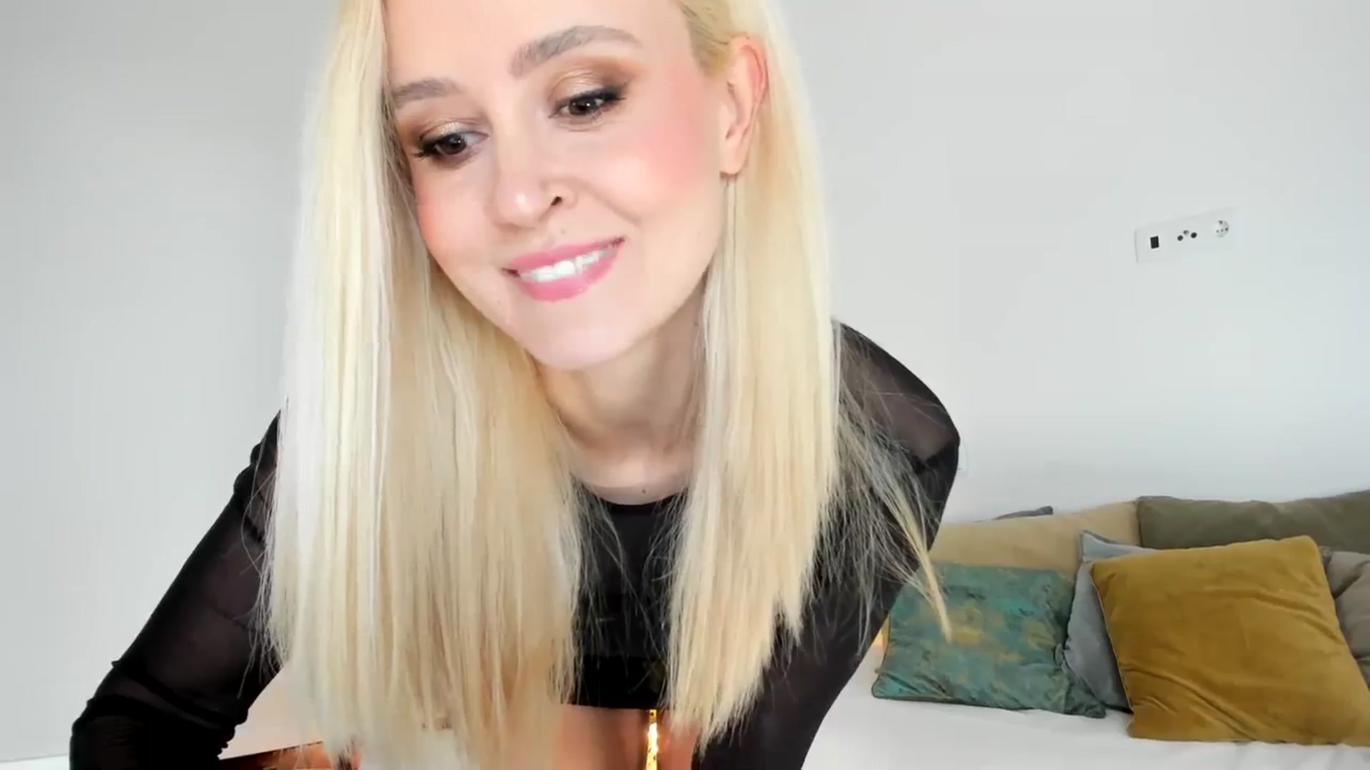 Gallery image thumbnail from AoifeOneal's myfreecams stream on, 02/02/2024, 19:49 image 2 of 20