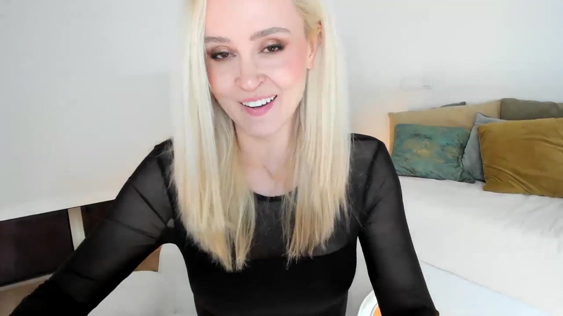 Gallery image thumbnail from AoifeOneal's myfreecams stream on, 02/02/2024, 19:49 image 12 of 20