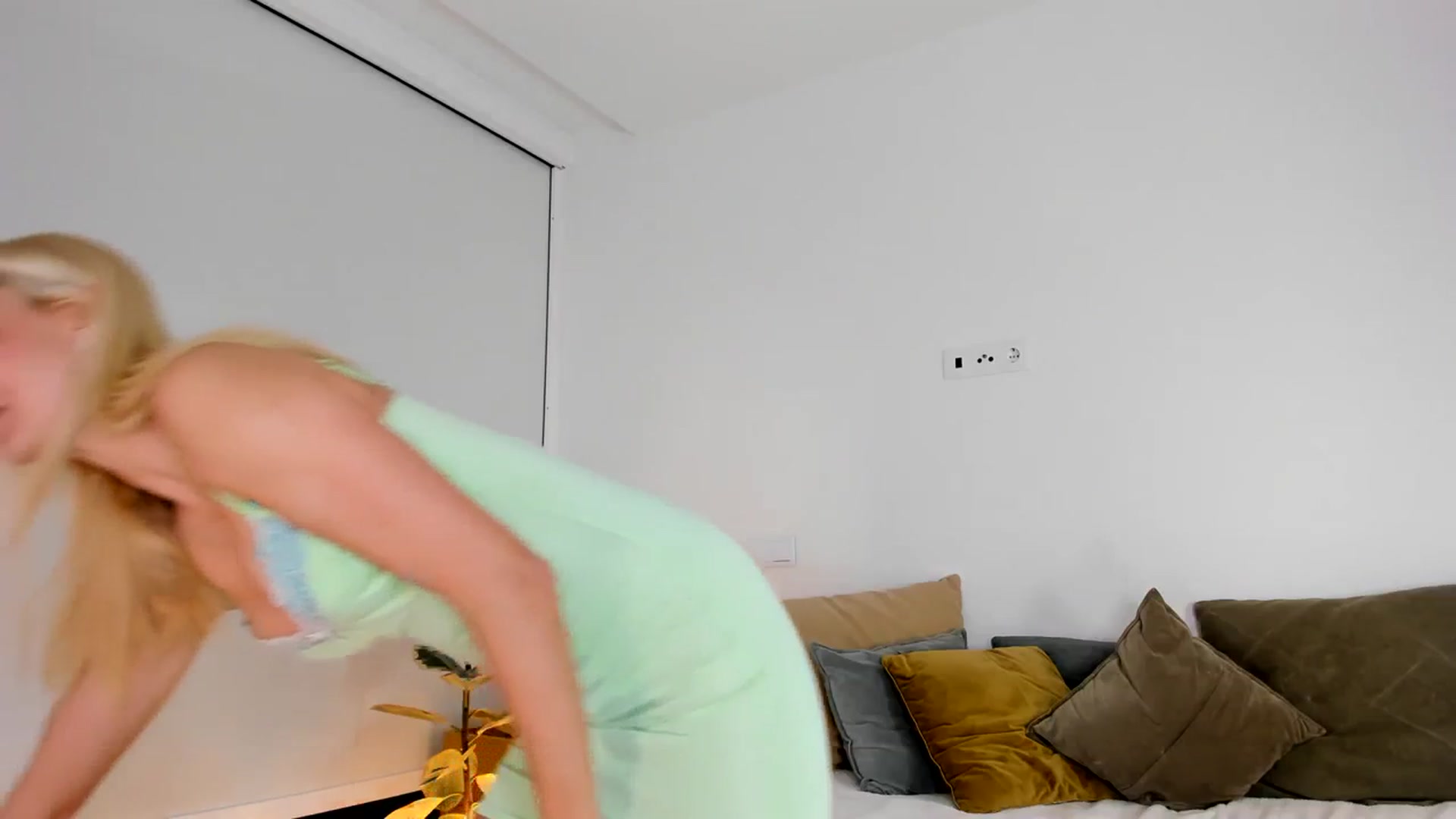 Gallery image thumbnail from AoifeOneal's myfreecams stream on, 02/11/2024, 19:51 image 9 of 20