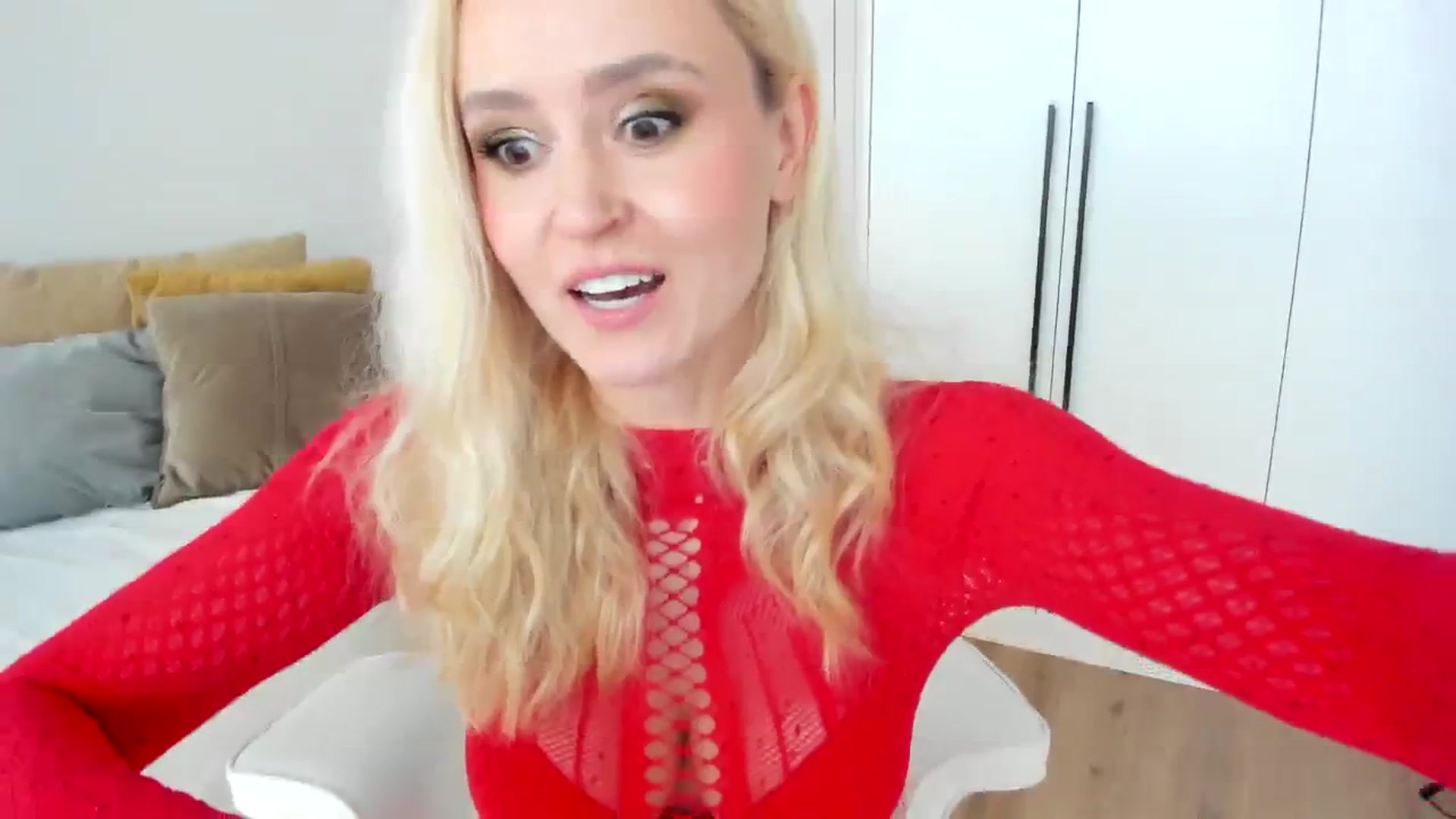Gallery image thumbnail from AoifeOneal's myfreecams stream on, 02/25/2024, 18:38 image 14 of 20