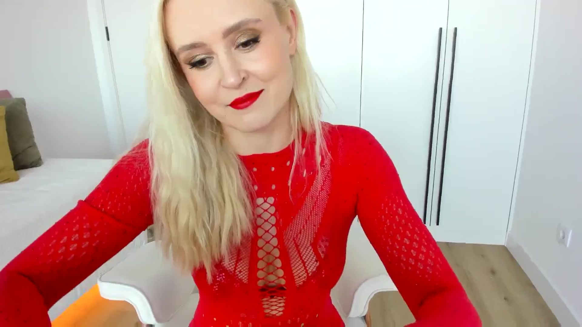 Gallery image thumbnail from AoifeOneal's myfreecams stream on, 06/27/2024, 18:48 image 2 of 20