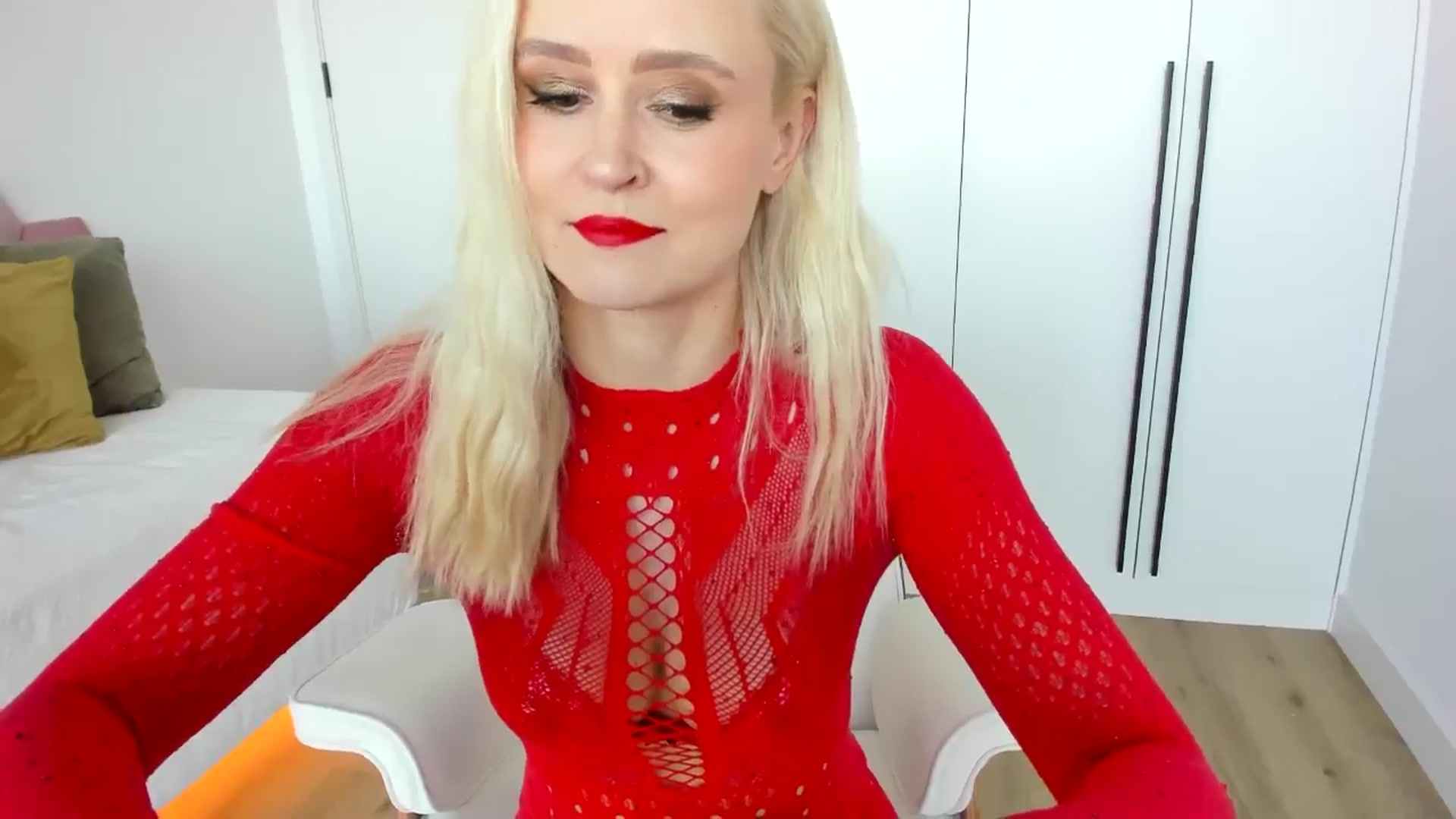 Gallery image thumbnail from AoifeOneal's myfreecams stream on, 06/27/2024, 18:48 image 5 of 20