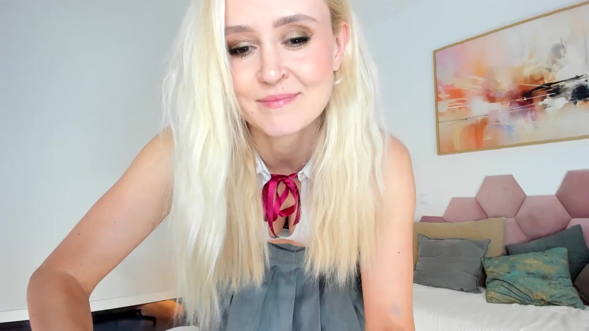 Gallery image thumbnail from AoifeOneal's myfreecams stream on, 08/08/2024, 20:19 image 17 of 20