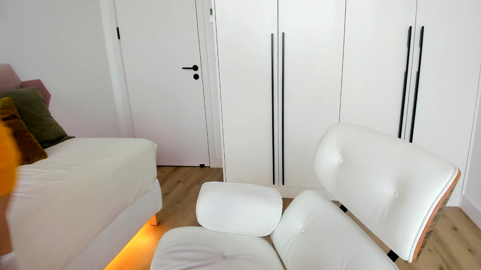 Gallery image thumbnail from AoifeOneal's myfreecams stream on, 08/27/2024, 18:51 image 1 of 20
