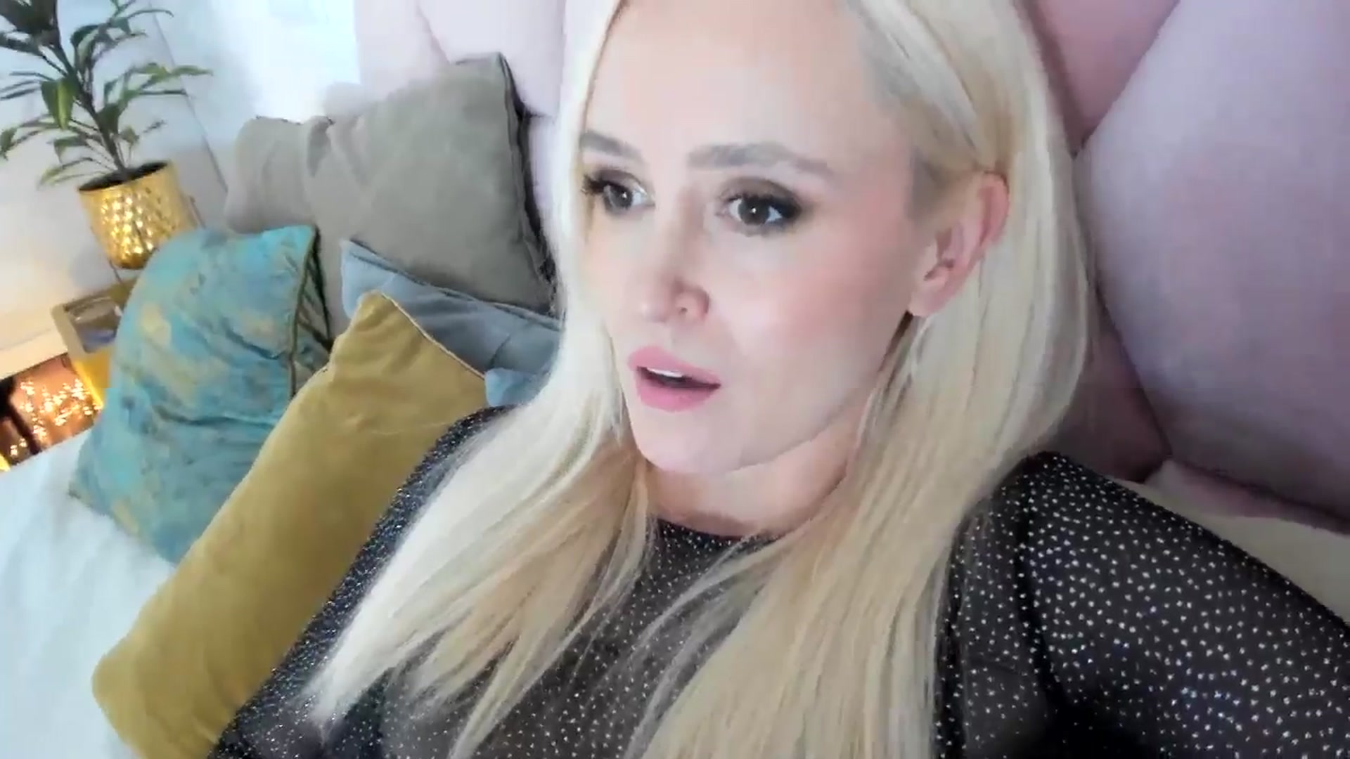 Gallery image thumbnail from AoifeOneal's myfreecams stream on, 10/09/2024, 21:09 image 12 of 20