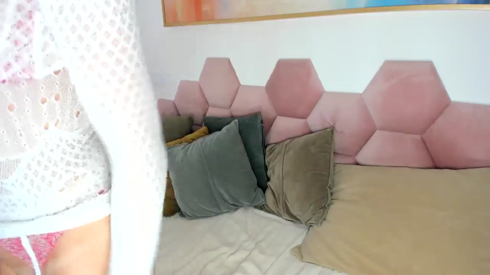 Gallery image thumbnail from AoifeOneal's myfreecams stream on, 10/30/2024, 21:16 image 6 of 20