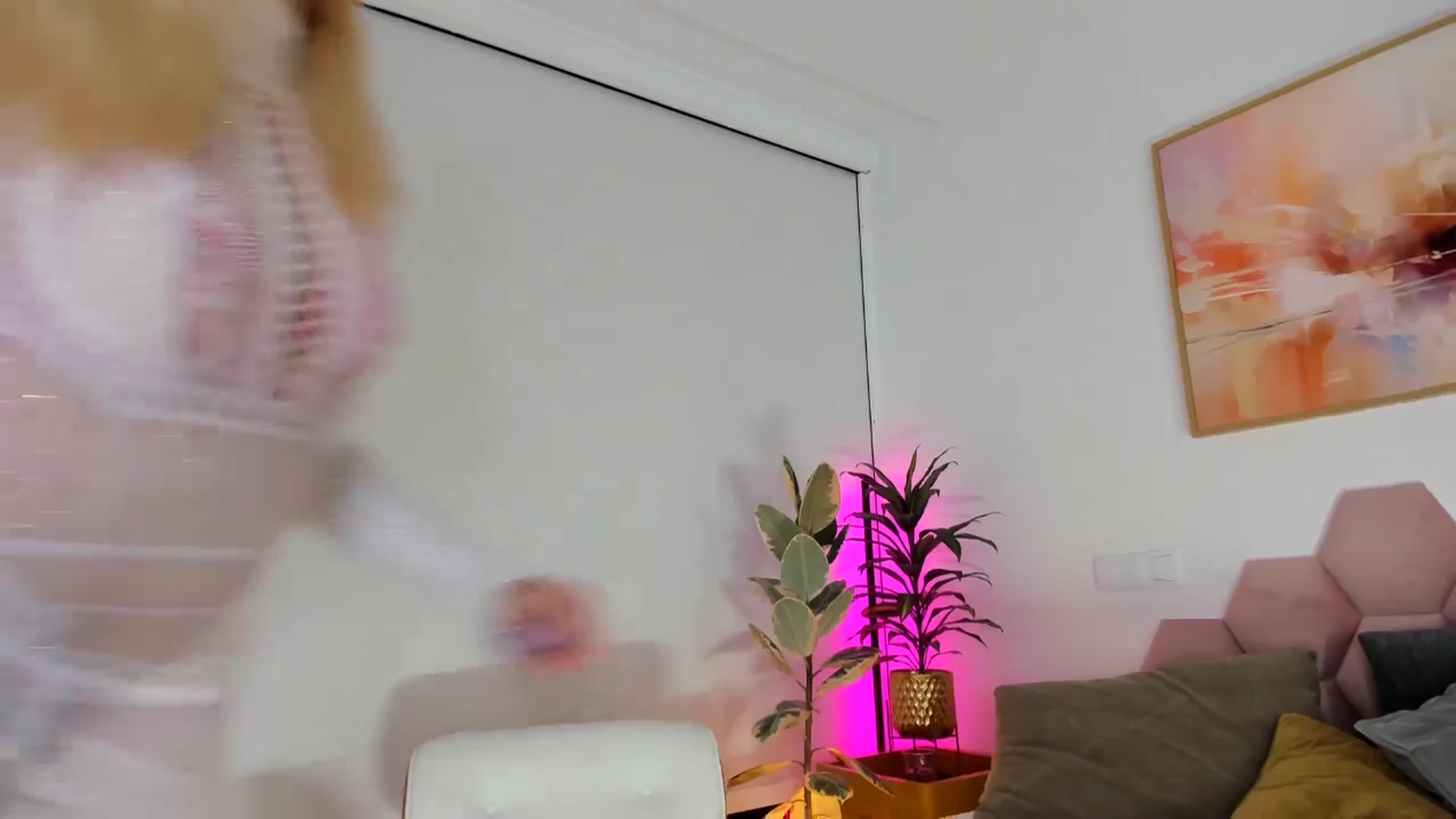 Gallery image thumbnail from AoifeOneal's myfreecams stream on, 10/30/2024, 21:43 image 19 of 20