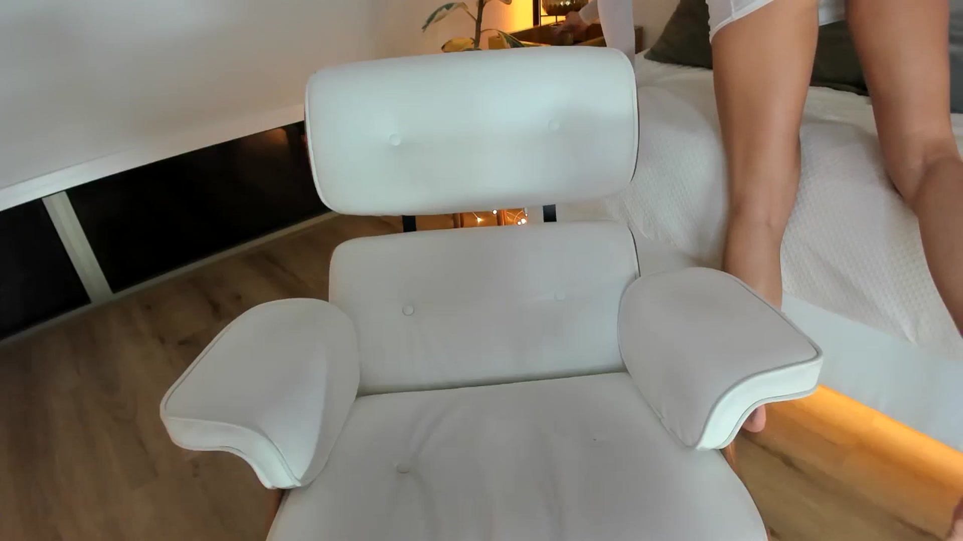 Gallery image thumbnail from AoifeOneal's myfreecams stream on, 11/06/2024, 20:39 image 15 of 20