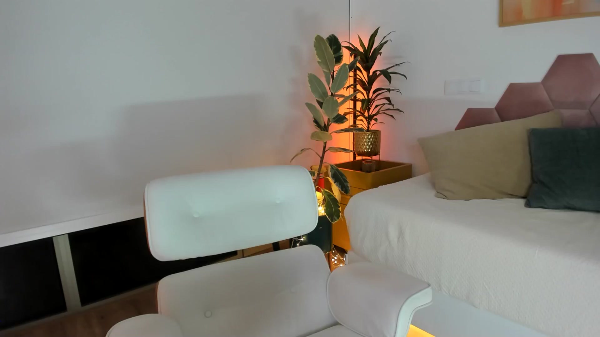 Gallery image thumbnail from AoifeOneal's myfreecams stream on, 11/13/2024, 21:01 image 5 of 20