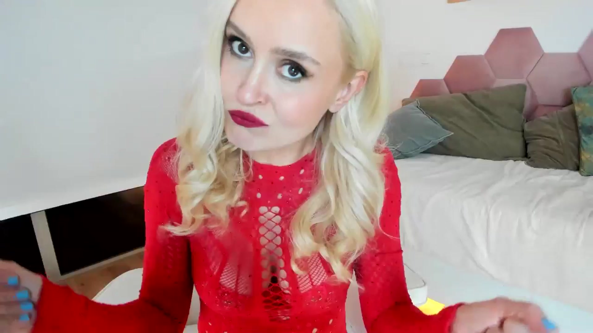 Gallery image thumbnail from AoifeOneal's myfreecams stream on, 12/28/2024, 19:47 image 18 of 20
